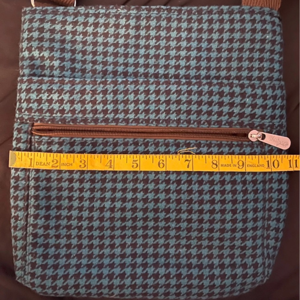 Lovely Thirty-one purse with adjustable strap - Picture 6 of 6